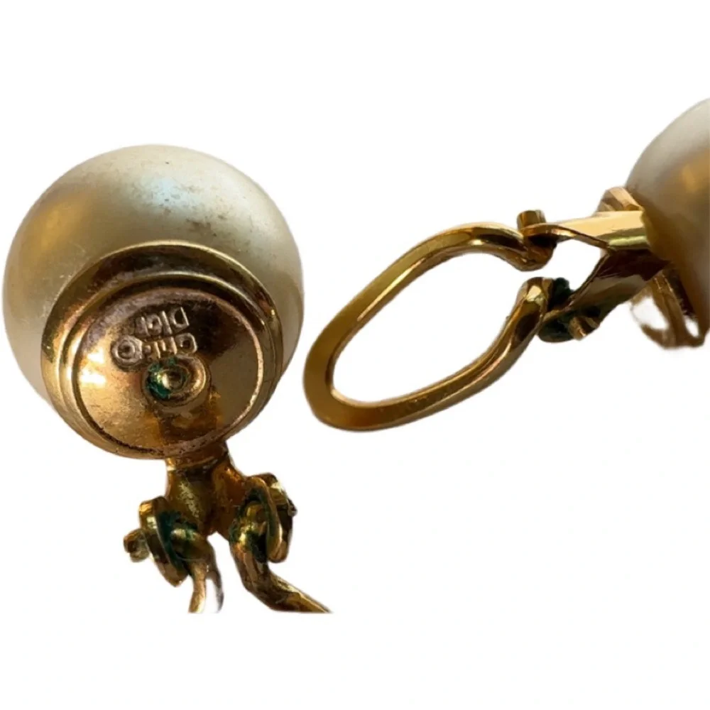 Christian Dior 100% authentic rare vintage 1960s classic pearl clip earrings - Picture 6 of 12